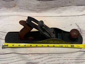 lot 7 image: Antique Made in USA Wood Plane