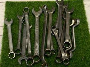 lot 10 image: A Lot of 16 Vintage USA Made Wrenches
