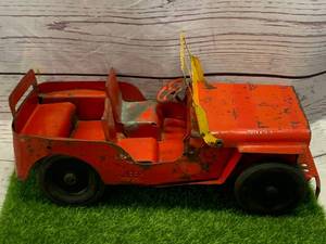 lot 19 image: 1950s Louis Marx Jeep Willys Toy