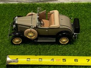 lot 26 image: Danbury Mint 1931 Model A Diecast Vehicle
