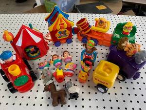 lot 28 image: Fisher-Price Zoo Toys