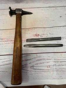lot 31 image: Snap On Picking & Digging 611 Hammer & Two Chisels
