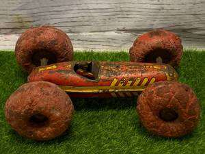 lot 48 image: Vintage 1950s Marx Toys Open Cockpit Racer