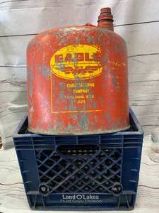 lot 63 image: Vintage Milk Crate & 5 Gallon Gas Can
