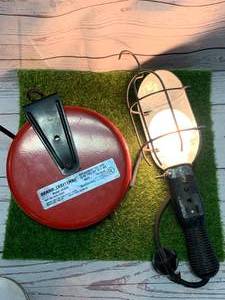lot 68 image: Sears Craftsman Hanging Retractable Light 83914 (Sold $40 on Ebay)