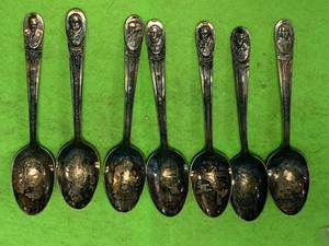 lot 79 image: Vintage Rogers Presidential Spoon Set