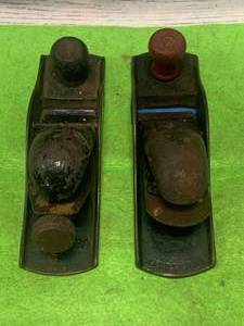 lot 106 image: Lot of 2 Vintage Wood Planes 7 Long