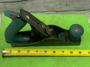 lot 137 image: Vintage 9 Wood Plane