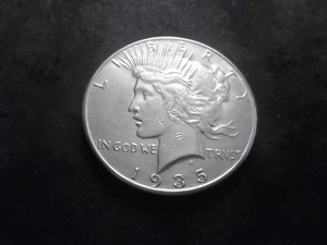 lot 113 image: 1935 Peace Silver Dollar
