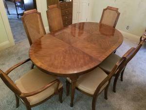 Vintage Drexel Dining Table and Chairs