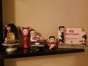 lot 14 image: 2 Betty Boop Lots