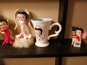 lot 16 image: Mixed Betty Boop Lot