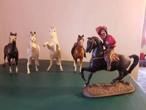 lot 38 image: 5 Horses