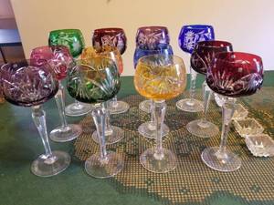 lot 45 image: Vintage Glass Lot