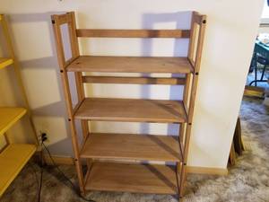 lot 48 image: Folding Shelf Lot