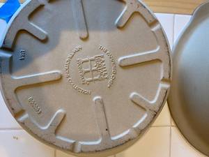 lot 16 image: Cookware
