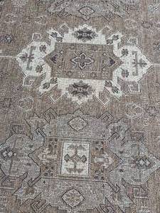 lot 47 image: Outdoor rug