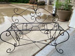 lot 55 image: Plant stand