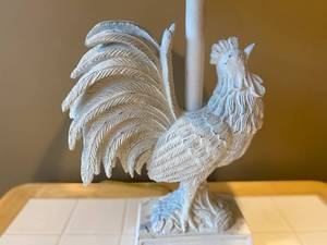 lot 72 image: Rooster lamp