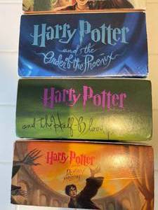 lot 76 image: Harry Potter books on CD