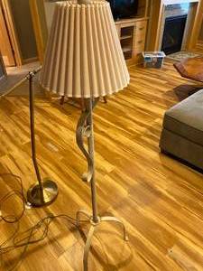 lot 81 image: Floor Lamps