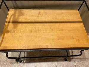 lot 82 image: Bakers Rack