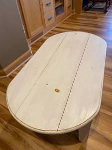 lot 90 image: Coffee table