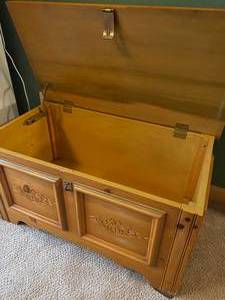 lot 104 image: Chest