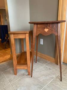 lot 33 image: Wood plant stand and skinny side table