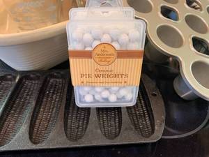 lot 113 image: Miscellaneous kitchenware B