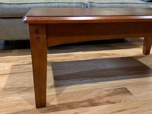 lot 117 image: Coffee table