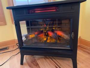 lot 121 image: Electric fireplace