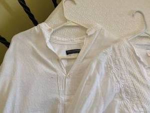 lot 184 image: White Blouses