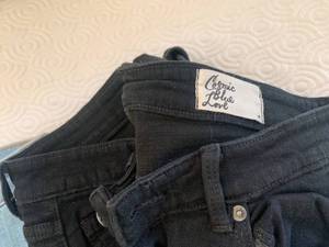 lot 185 image: All the best Jeans