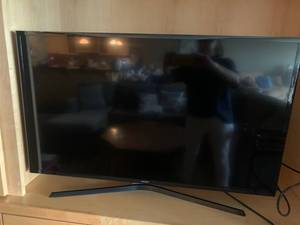 lot 197 image: 42 inch Samsung SMART TV