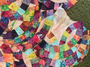 lot 28 image: Quilt Pieces