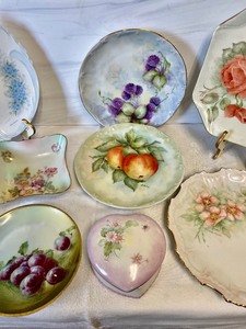 lot 44 image: Wonderful Variety of Vintage Plates & Bowls