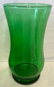 lot 49 image: 11 Great Green Glasses