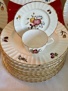 lot 4 image: Reproduction Early Worcester China Set Delecta