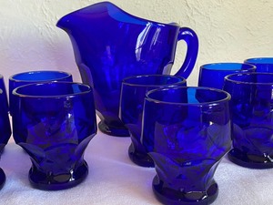 lot 23 image: Beautiful Cobalt Blue Pitcher and Tumblers