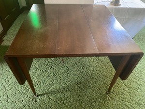 lot 72 image: Vintage Drop Leaf Table