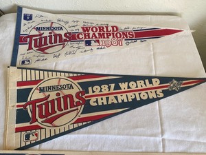 lot 77 image: Three Minnesota Twins World Series Pendants Banners