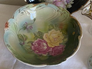 lot 81 image: Vintage Glassware