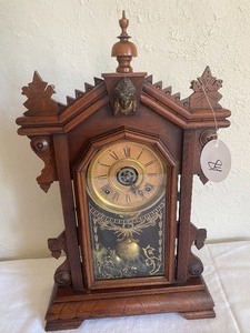 lot 84 image: Antique Clock- 8 Day Liberty