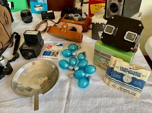 lot 109 image: Vintage Cameras and Accessories