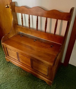 lot 130 image: Wooden Bench with Storage