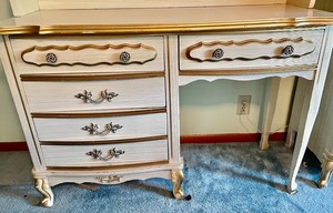 lot 125 image: Vintage French Provincial Style Desk with Gold Accents