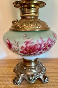 lot 140 image: Vintage Floral Oil Lamp