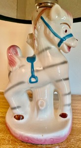 lot 142 image: Vintage Horse Lamp