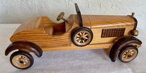 lot 160 image: 4 Classy Cars